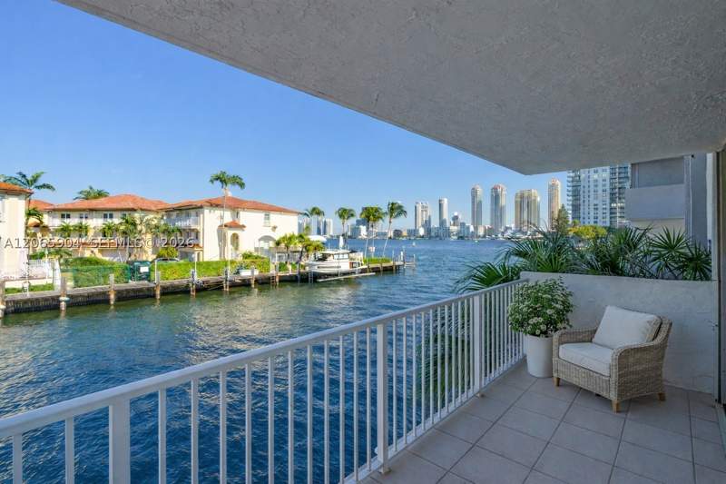 2 bedroom Condominium at 4000 NE 170th St 200, Eden Point North Condo, North Miami Beach — photo 4