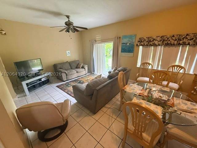 3 bedroom SingleFamilyResidence at 13654 SW 124th Ave Rd, Caribe At Bonita Lakes, Miami — photo 2