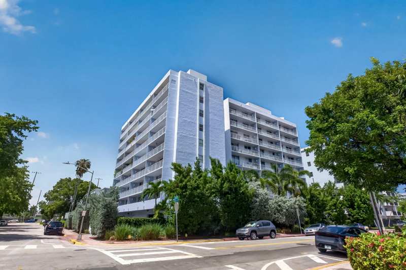 1 bedroom Condominium at 1045 10th Street 301, The Park Gardens Condo, Miami Beach — photo 1
