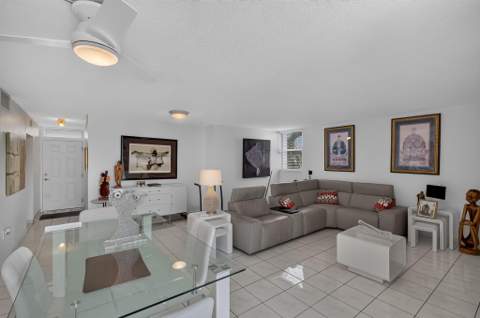 1045 10th Street 301, Miami Beach FL - photo 15 of 44