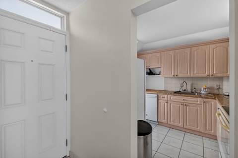 1045 10th Street 301, Miami Beach FL - photo 20 of 44