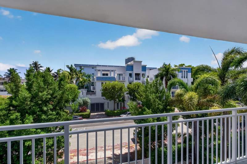 1 bedroom Condominium at 1045 10th Street 301, The Park Gardens Condo, Miami Beach — photo 4