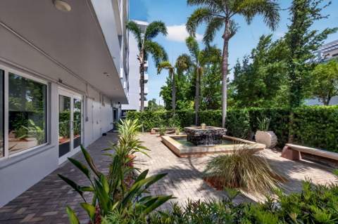 1045 10th Street 301, Miami Beach FL - photo 7 of 44