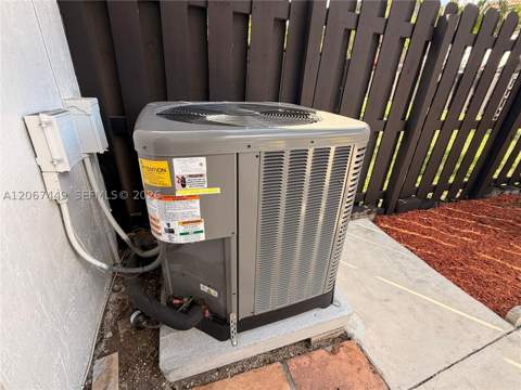 6641 NW 174th Ter, Hialeah FL - photo 23 of 32