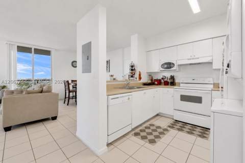 5091 NW 7th St Ph-02, Miami FL - photo 12 of 28