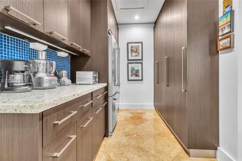 460 NE 50th Ter, Miami FL - photo 13 of 31