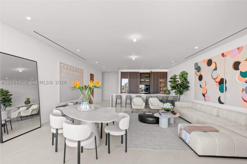 3 bedroom Condominium at 5 Grove Isle S301, Vita Grove Isle, Coconut Grove — photo 4