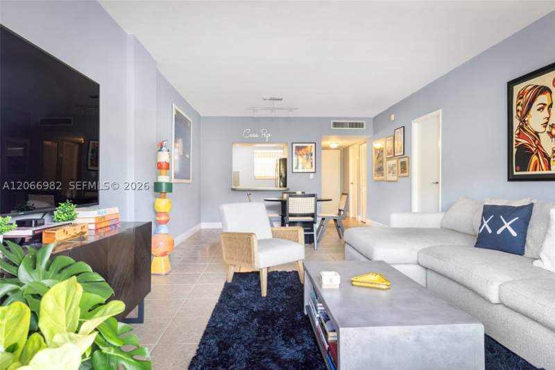 1 bedroom Condominium at 100 Edgewater Dr 309, Waters Edge Of Coral Gabl, Coral Gables — photo 2