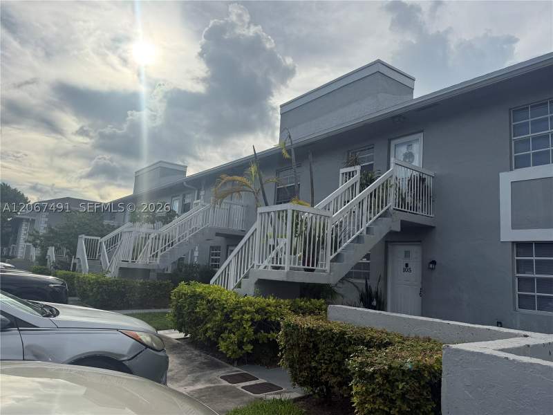 2 bedroom Condominium at 422 NE 210th Cir Ter 105-1, Monterey Village-Two Cond, Miami — photo 2
