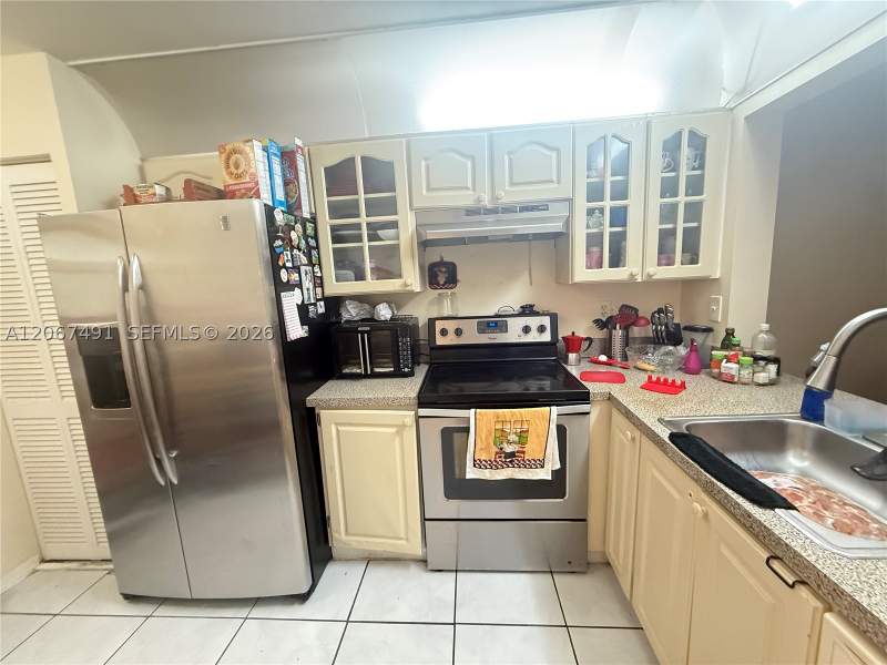 2 bedroom Condominium at 422 NE 210th Cir Ter 105-1, Monterey Village-Two Cond, Miami — photo 3