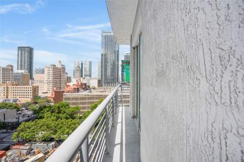 234 NE 3rd St 1007, Miami FL - photo 18 of 33