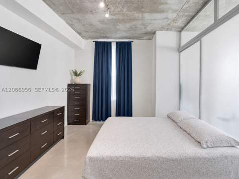 234 NE 3rd St 1007, Miami FL - photo 9 of 33