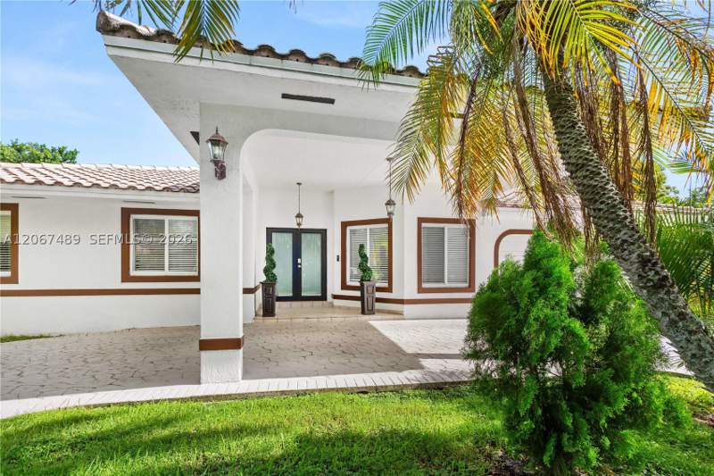 4 bedroom SingleFamilyResidence at 9840 NW 28th Ter, Vanderbilt Park Amd Pl, Doral — photo 3