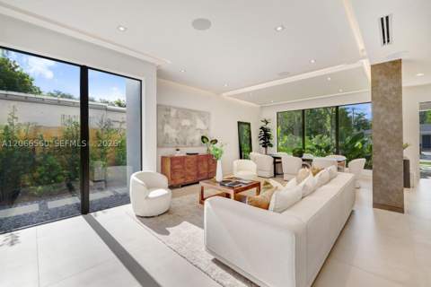 685 NE 81st St, Miami FL - photo 12 of 49