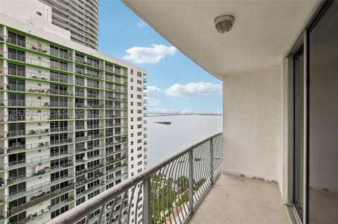 1750 N Bayshore Dr 3207, Miami FL - photo 24 of 32