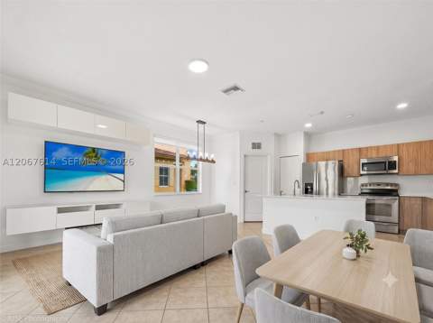8666 NW 109th Ct 8666, Doral FL - photo 7 of 19