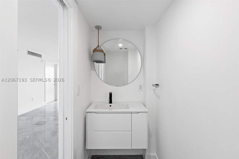 1 bedroom Condominium at 6917 Collins Ave 1009, The Collins Condo, Miami Beach — photo 2