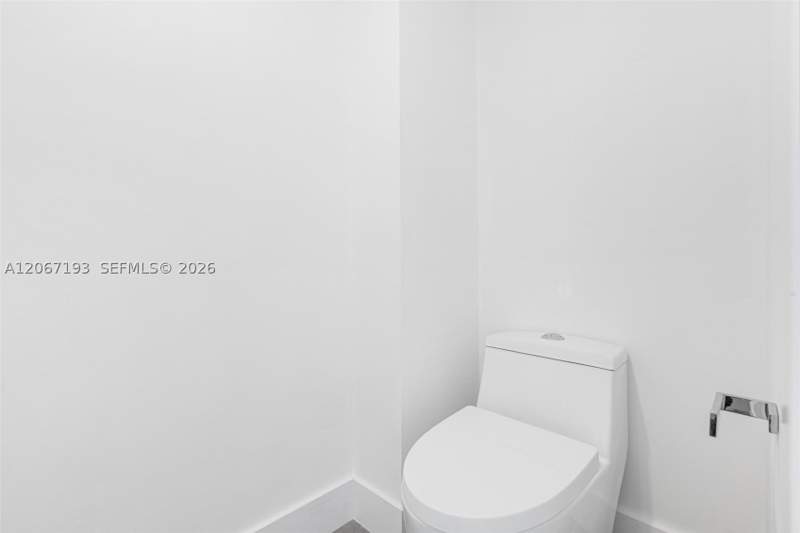 1 bedroom Condominium at 6917 Collins Ave 1009, The Collins Condo, Miami Beach — photo 3