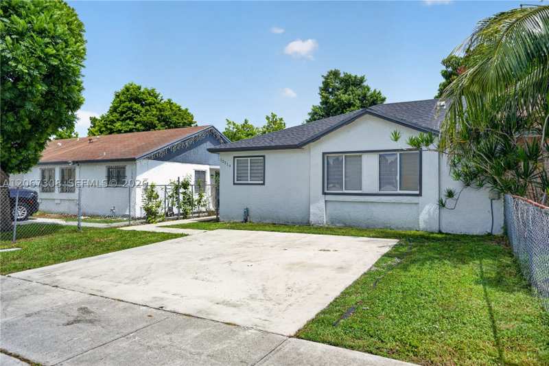3 bedroom SingleFamilyResidence at 12219 SW 198th Ter, Oak Park Estates Sec 2, Miami — photo 1