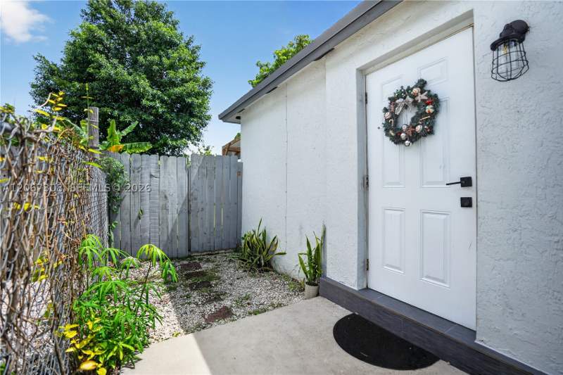 3 bedroom SingleFamilyResidence at 12219 SW 198th Ter, Oak Park Estates Sec 2, Miami — photo 4
