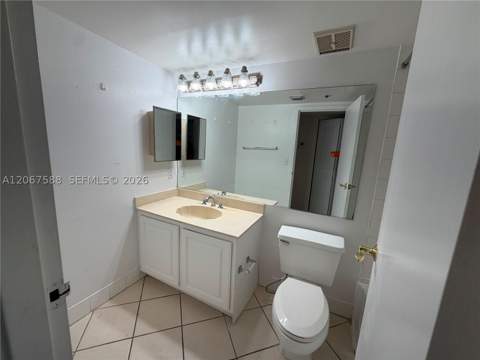 7601 E Treasure Dr 902, North Bay Village FL - photo 7 of 8