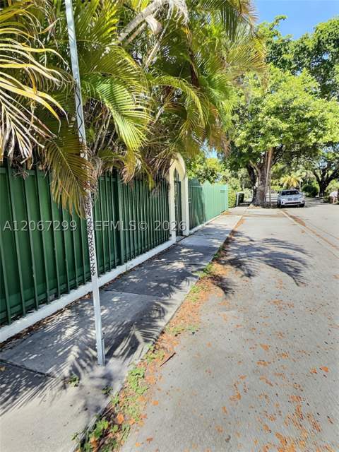 1885 SW 21st Ter, Miami FL - photo 7 of 36