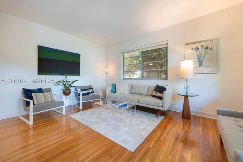 1 bedroom Condominium at 945 10th St 3, Villa Lucca South Condo, Miami Beach — photo 1