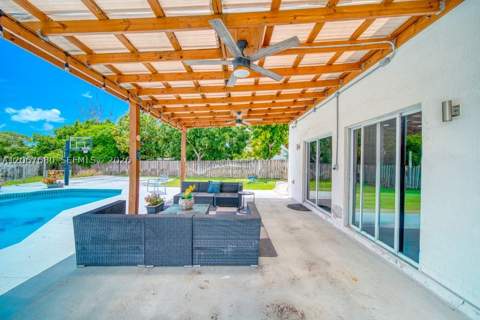 8611 SW 207th Ter, Cutler Bay FL - photo 6 of 46