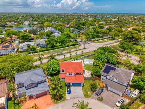 8611 SW 207th Ter, Cutler Bay FL - photo 7 of 46