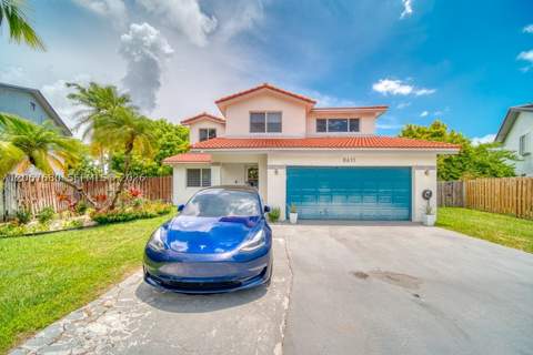 8611 SW 207th Ter, Cutler Bay FL - photo 8 of 46