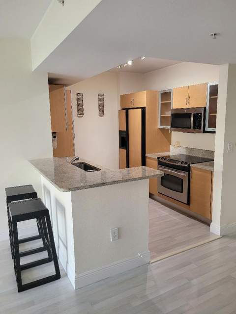 2775 NE 187th Street 325, Miami FL - photo 7 of 11