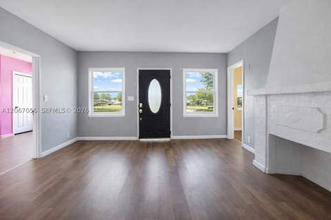 915 SW 9th Ct, Miami FL - photo 7 of 32