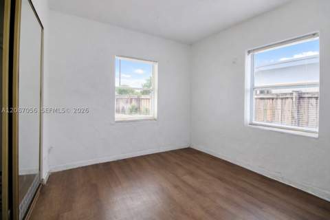 915 SW 9th Ct, Miami FL - photo 8 of 32