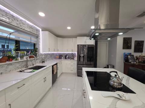 15101 SW 180th Ter, Miami FL - photo 15 of 37