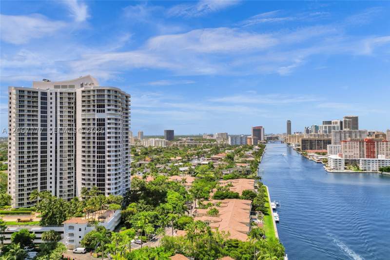3 bedroom Condominium at 21200 Point Place 403, Atlantic I At The Point C, Aventura — photo 3