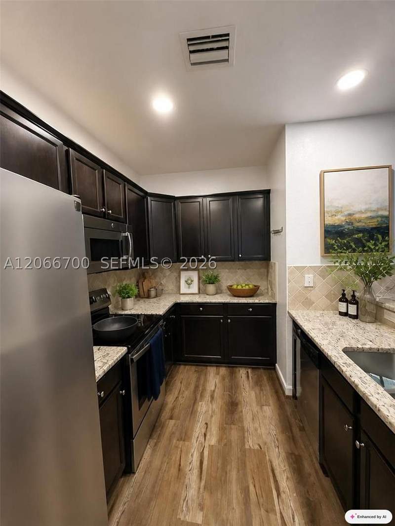 5 bedroom Townhouse at 9301 SW 171st Ave, Kendall Commons Townhomes, Miami — photo 4