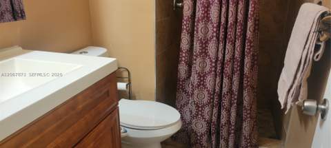 1743 NE 141st St, North Miami FL - photo 9 of 13