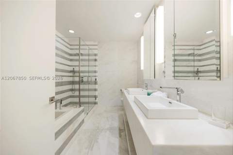 801 S Pointe Dr 301, Miami Beach FL - photo 13 of 31