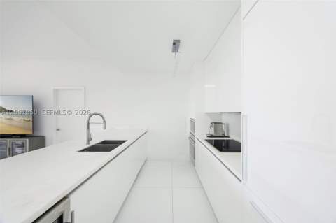 801 S Pointe Dr 301, Miami Beach FL - photo 8 of 31