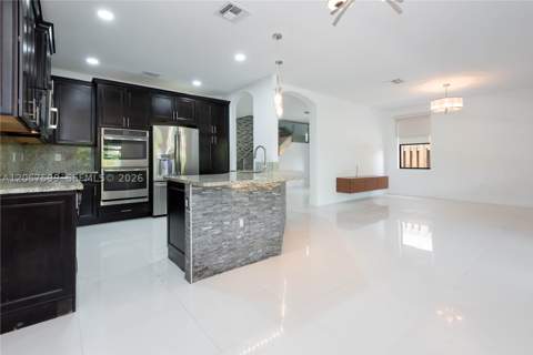 10235 NW 87th Ter, Doral FL - photo 19 of 83