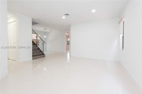 10235 NW 87th Ter, Doral FL - photo 9 of 83