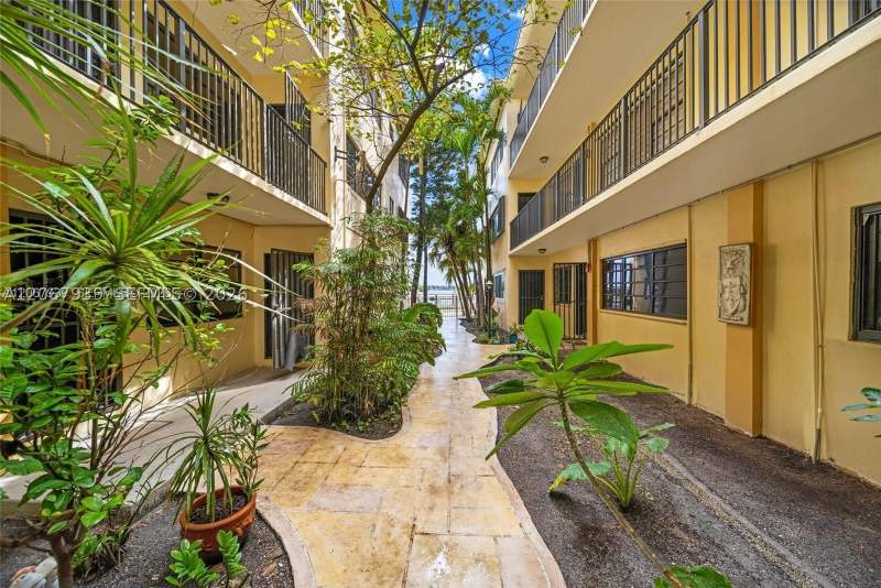 1 bedroom Condominium at 7845 NE Bayshore Ct 12A, Tudor House Condo, Miami — photo 2