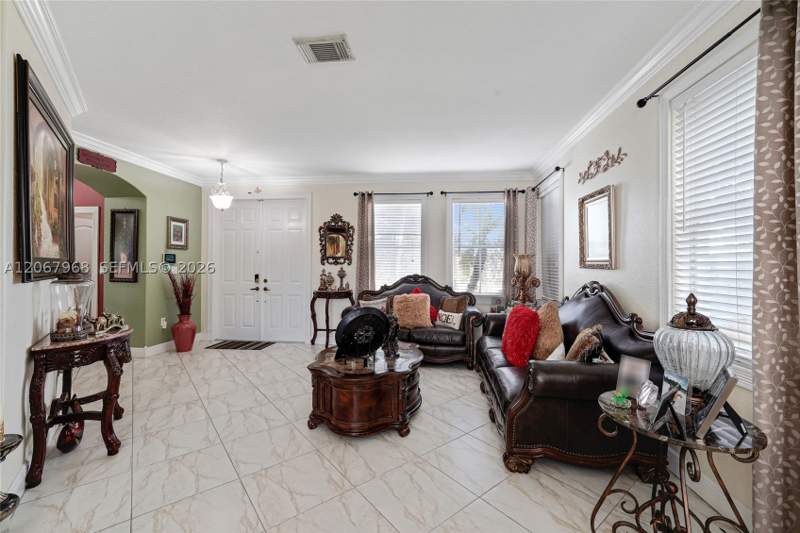 4 bedroom SingleFamilyResidence at 2250 SW 155th Ave, Century Estates 1st Addn, Miami — photo 3
