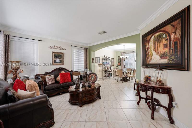 4 bedroom SingleFamilyResidence at 2250 SW 155th Ave, Century Estates 1st Addn, Miami — photo 4