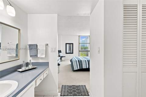 3675 N Country Club Dr 401, Aventura FL - photo 22 of 39