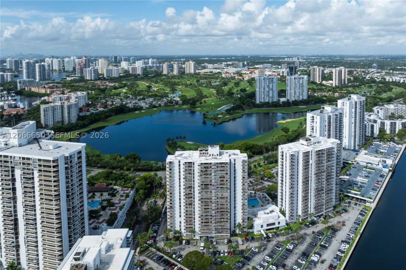 1 bedroom Condominium at 3675 N Country Club Dr 401, Aventura Eldorado Condo, Aventura — photo 4
