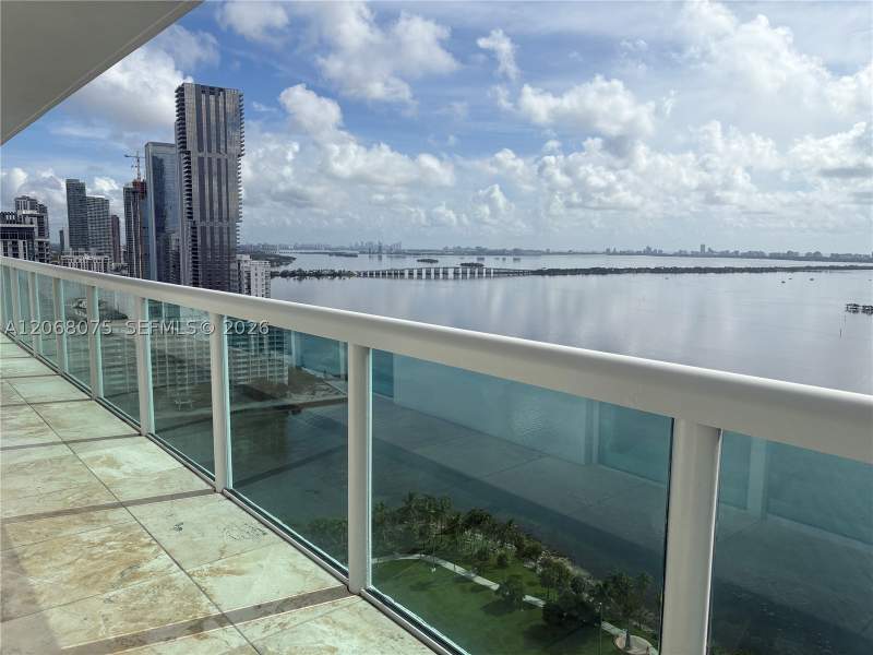 2 bedroom Condominium at 1800 N Bayshore Dr 3007, 1800 Club Condo, Miami — photo 2