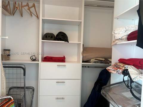1800 N Bayshore Dr 3007, Miami FL - photo 9 of 31