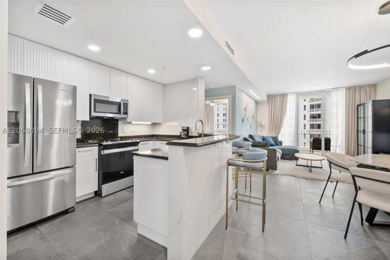 1 bedroom Condominium at 801 Brickell Key Blvd 1805, Courts Brickell Key Condo, Miami — photo 1