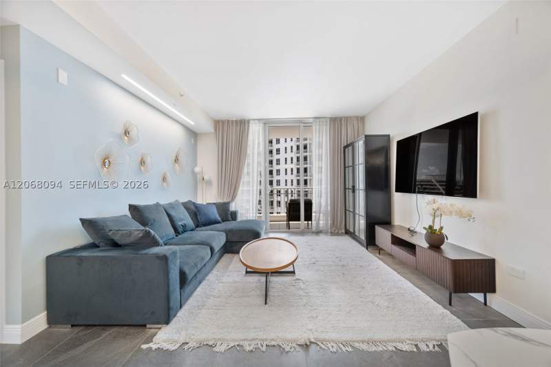 1 bedroom Condominium at 801 Brickell Key Blvd 1805, Courts Brickell Key Condo, Miami — photo 2